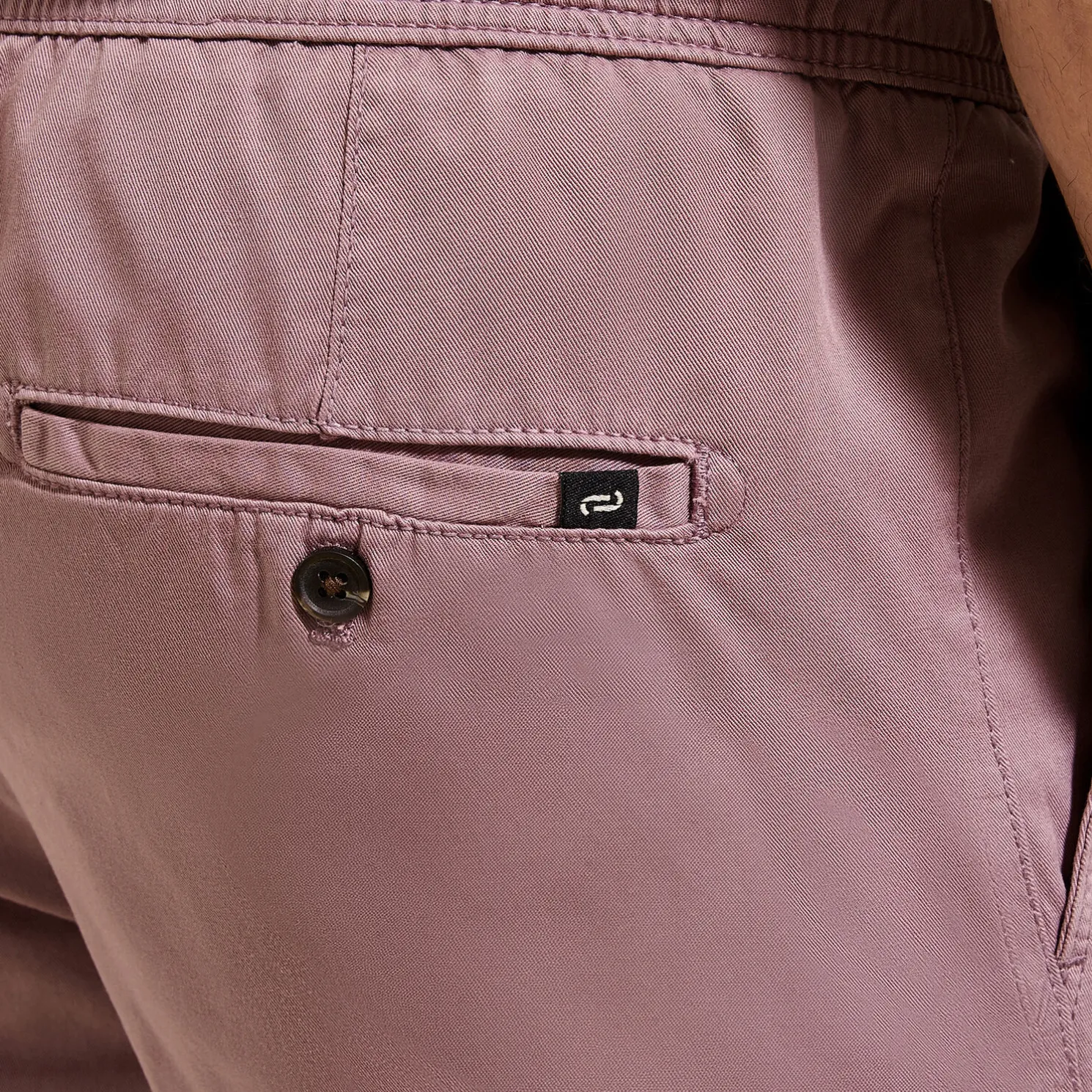 Chinobermuda met elastische taille