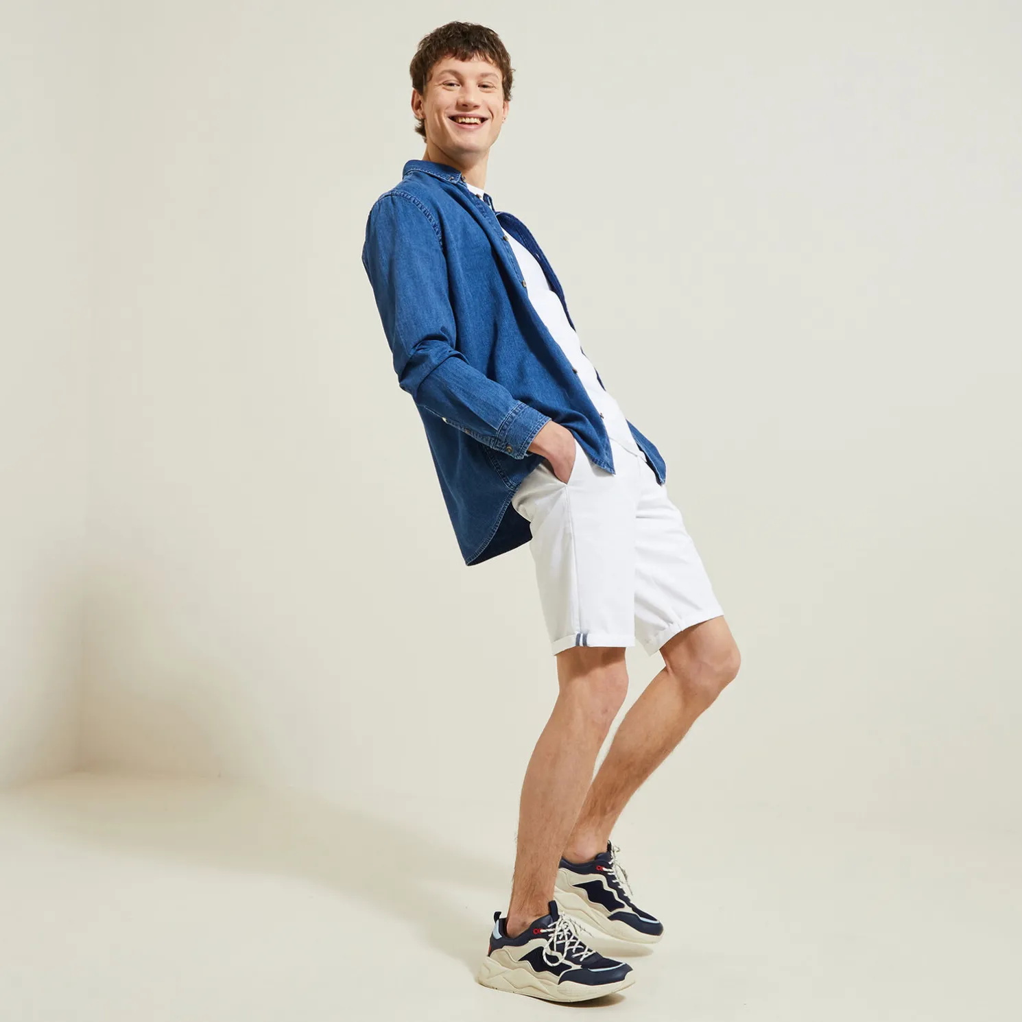 Chinobermuda met elastische taille