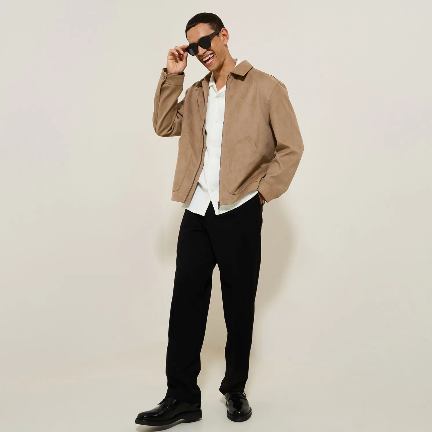 Jack met fluwelen aspect en hemdskraag