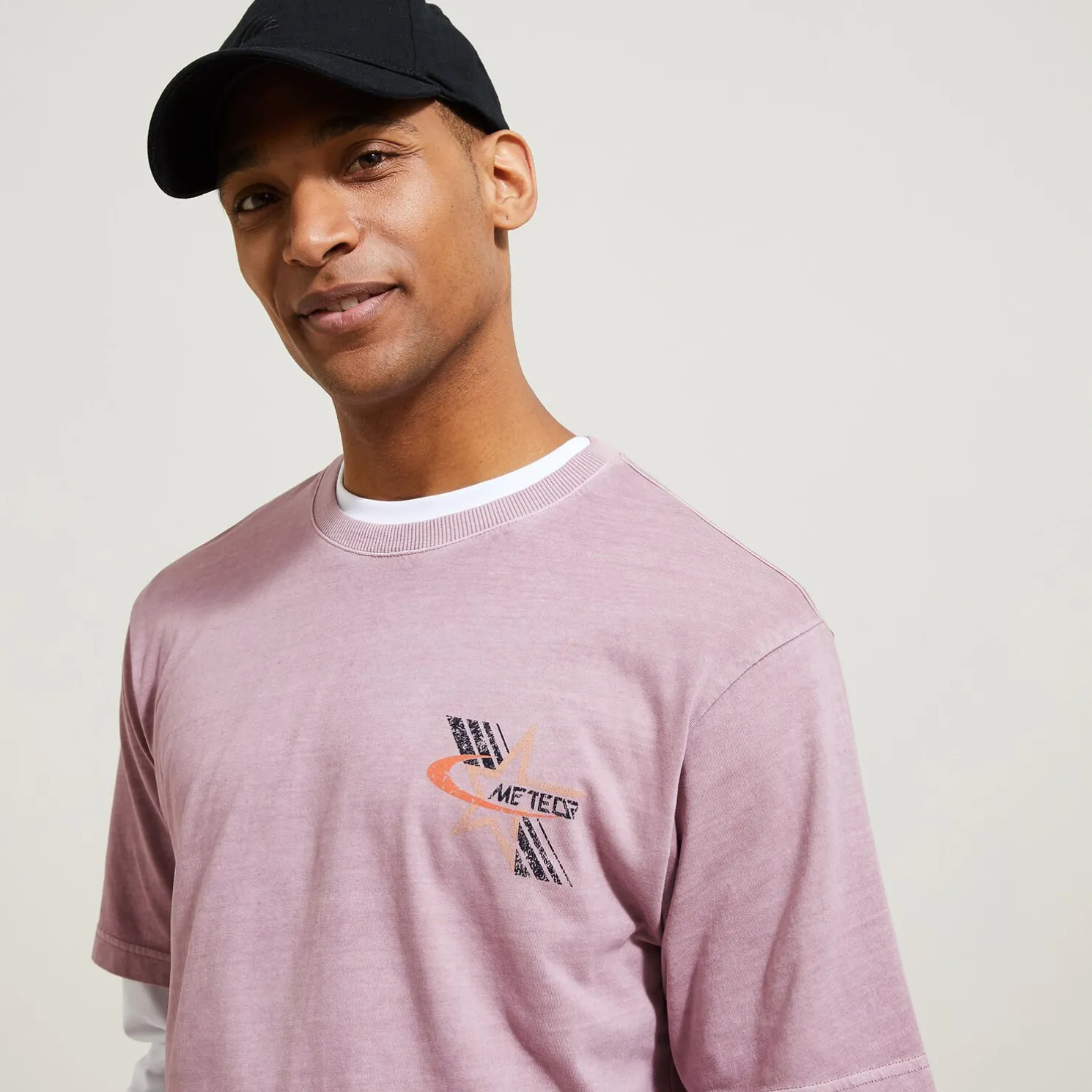 Katoenen T-shirt met ronde hals en print op de bor