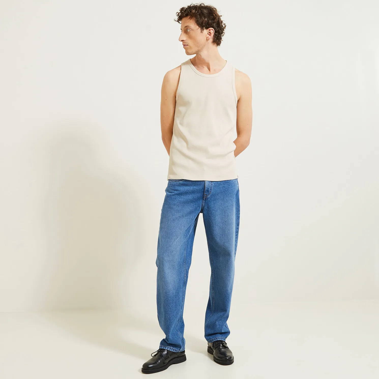 Mouwloos hemdje in 2x2 ribboord