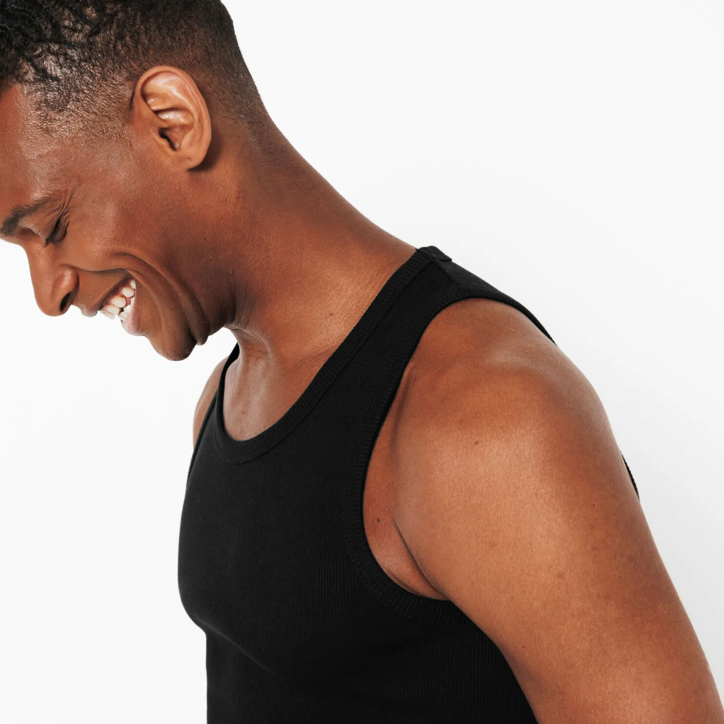 Mouwloos hemdje in 2x2 ribboord