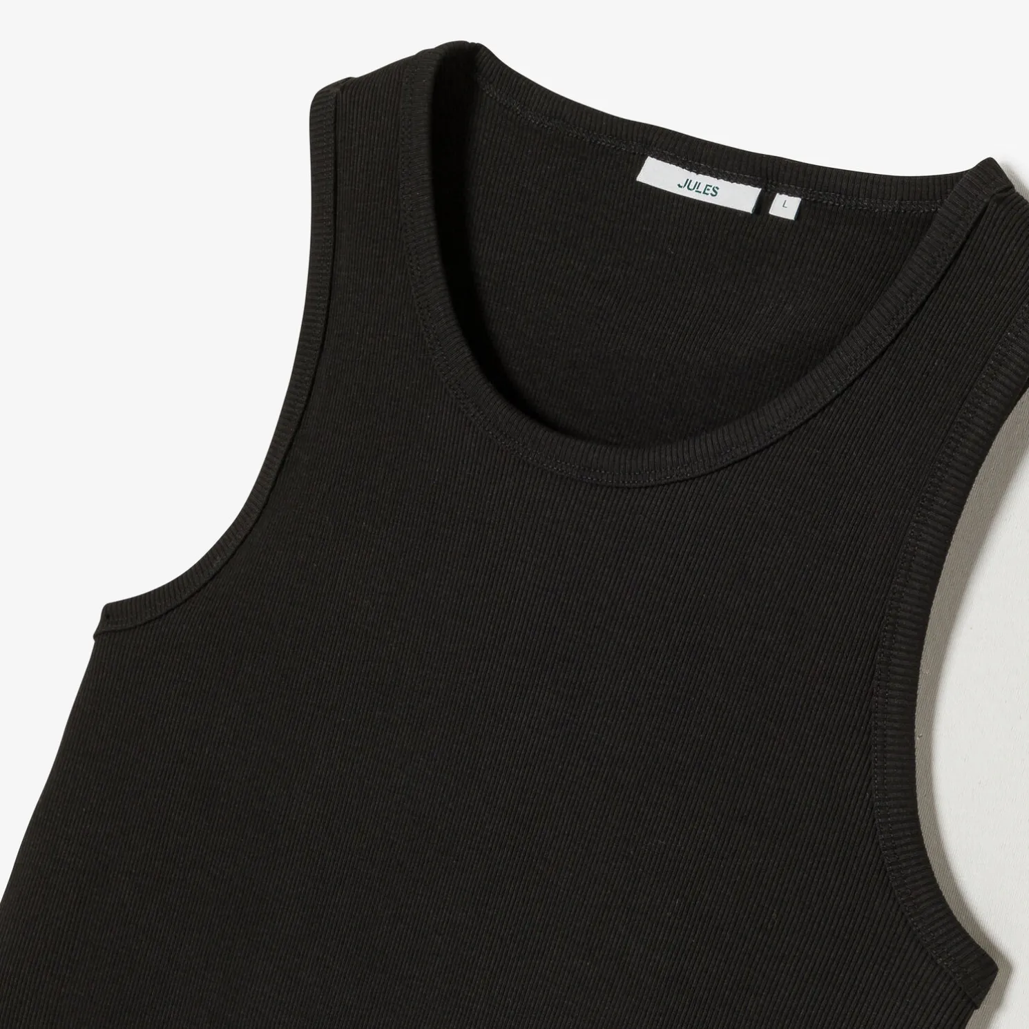 Mouwloos hemdje in 2x2 ribboord