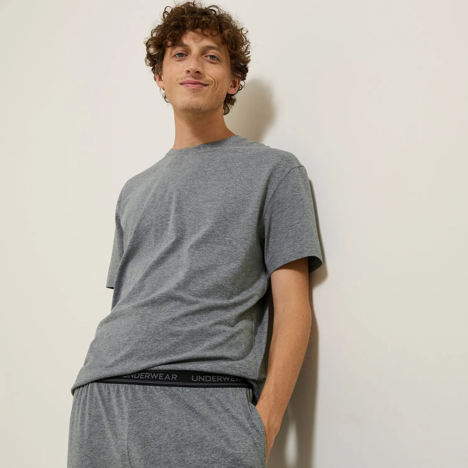 Pyjamaset van effen stof