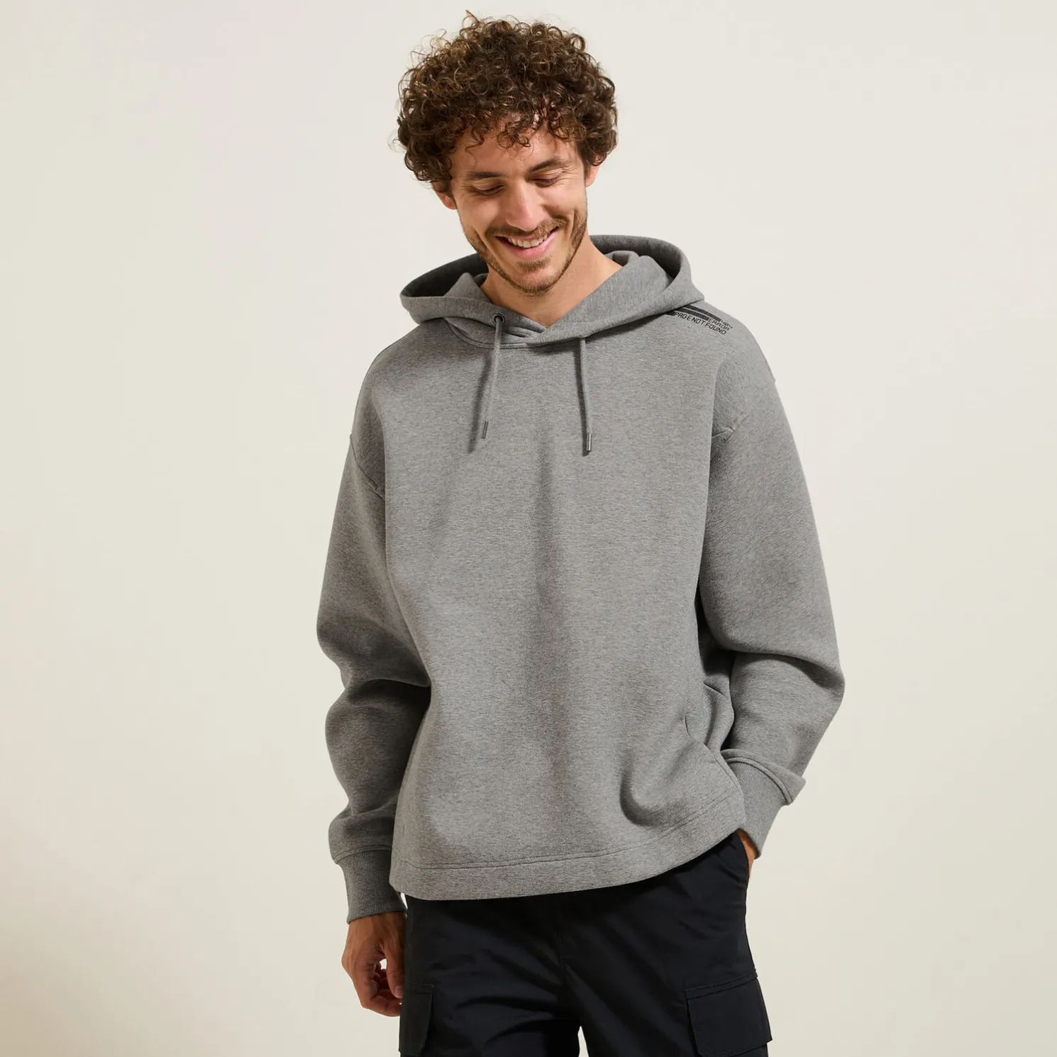 Rechtvallende oversized sweater met kap