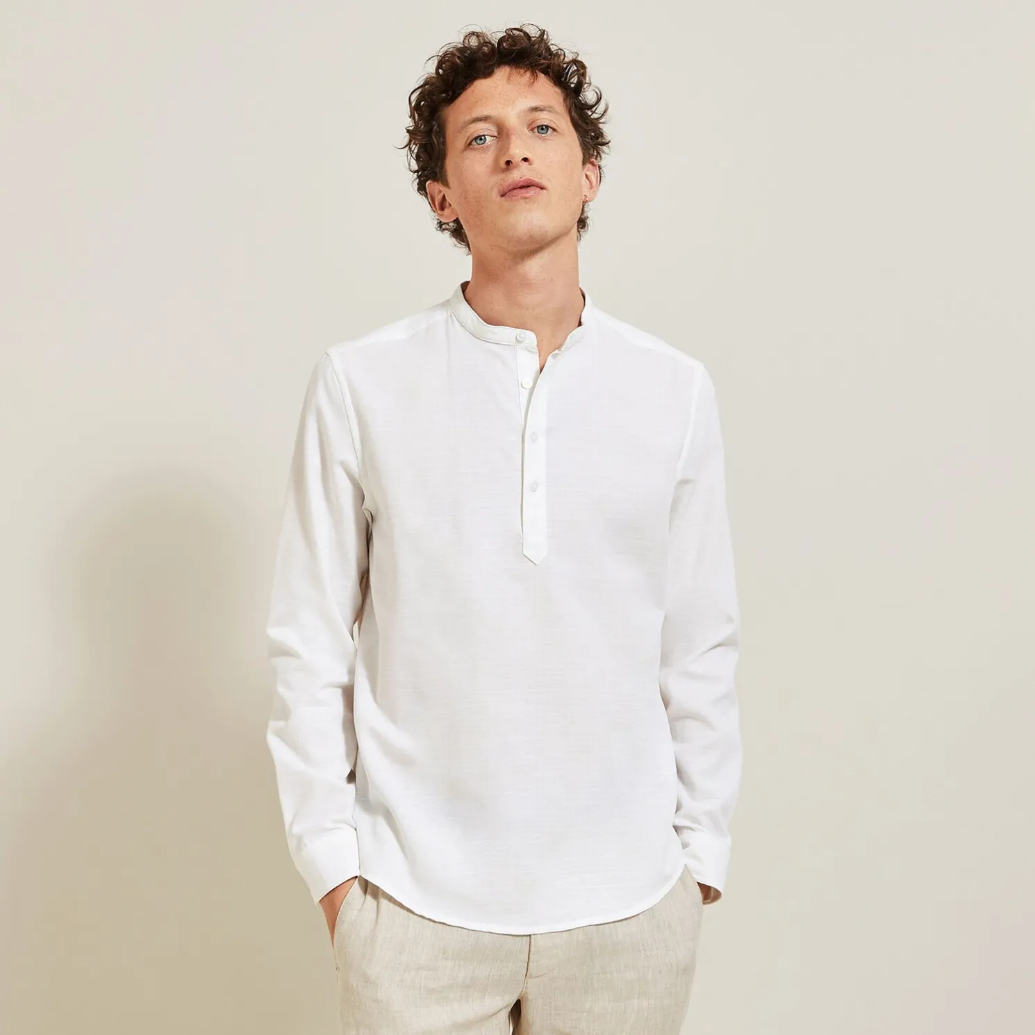 Regular effen hemd in gerecycled getextureerd kato