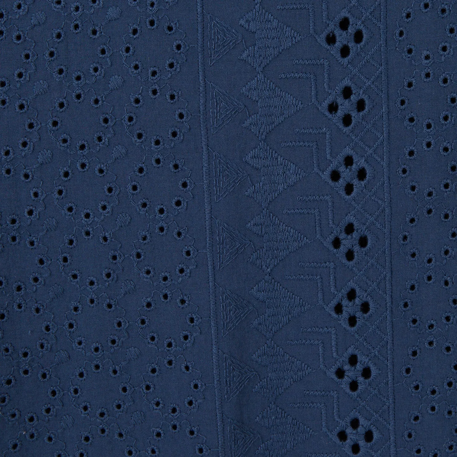 Regular effen hemdje met ajourborduursel