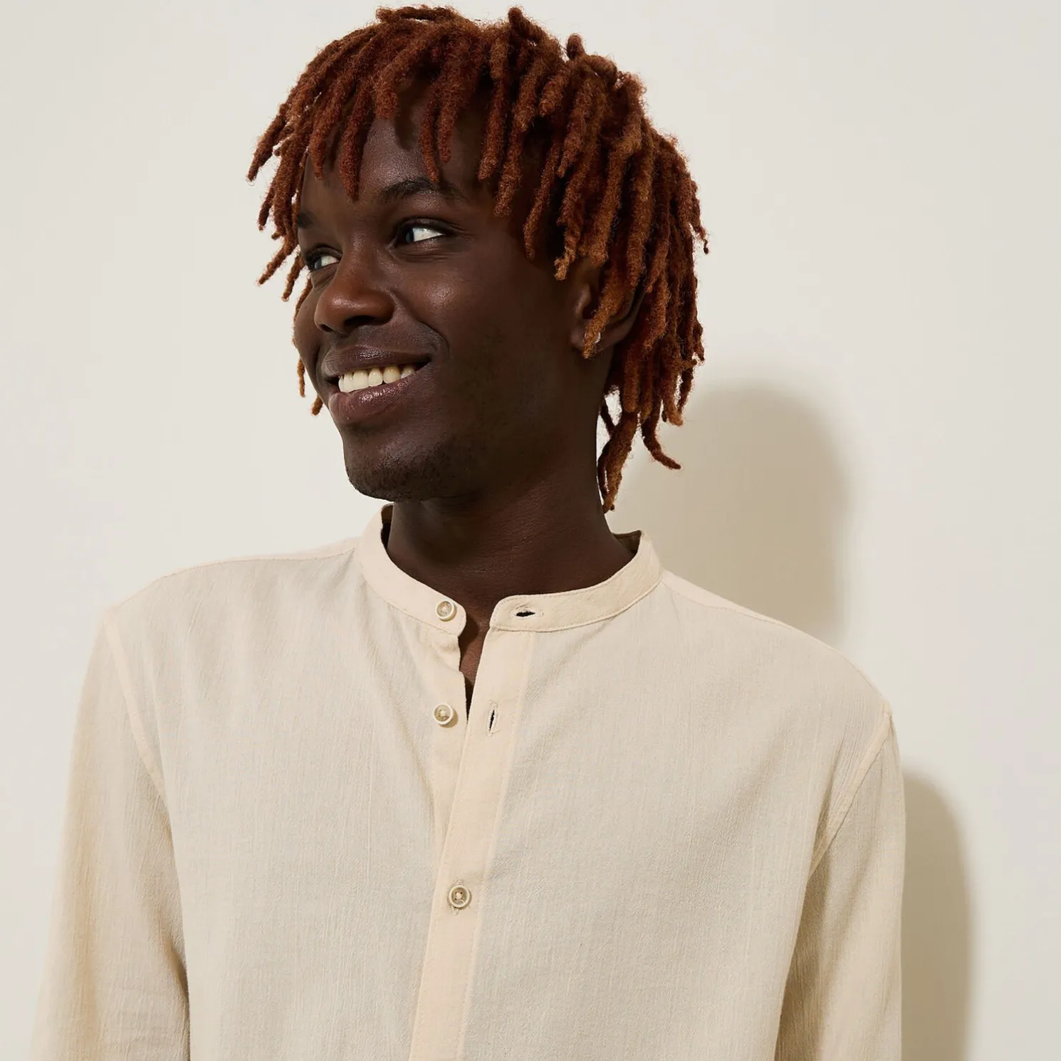 Regular effen hemd in gekreukte stof van katoen en