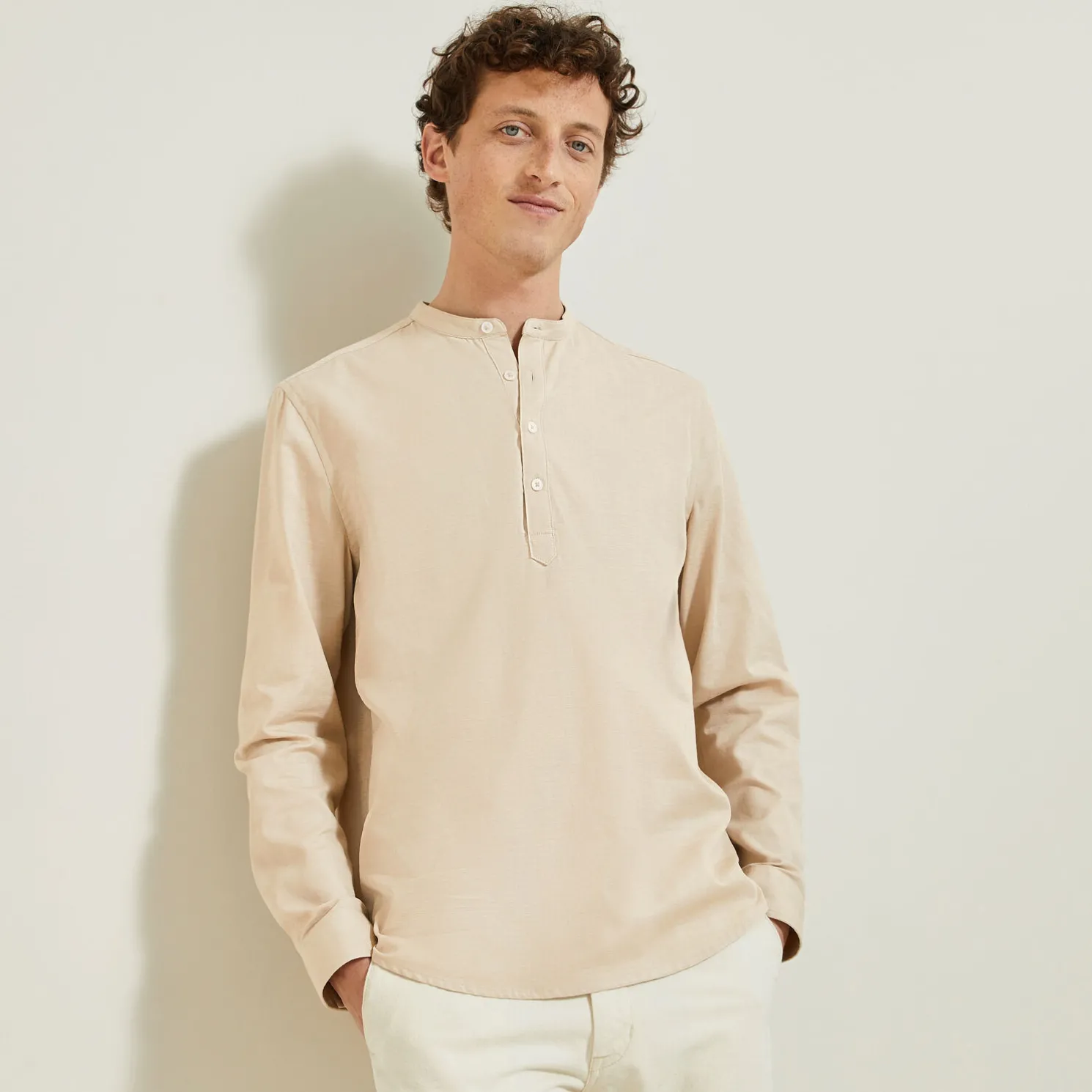 Regular effen hemd in gerecycled getextureerd kato