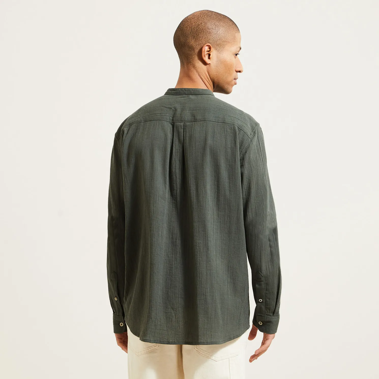 Regular effen hemd in gekreukte stof van katoen en