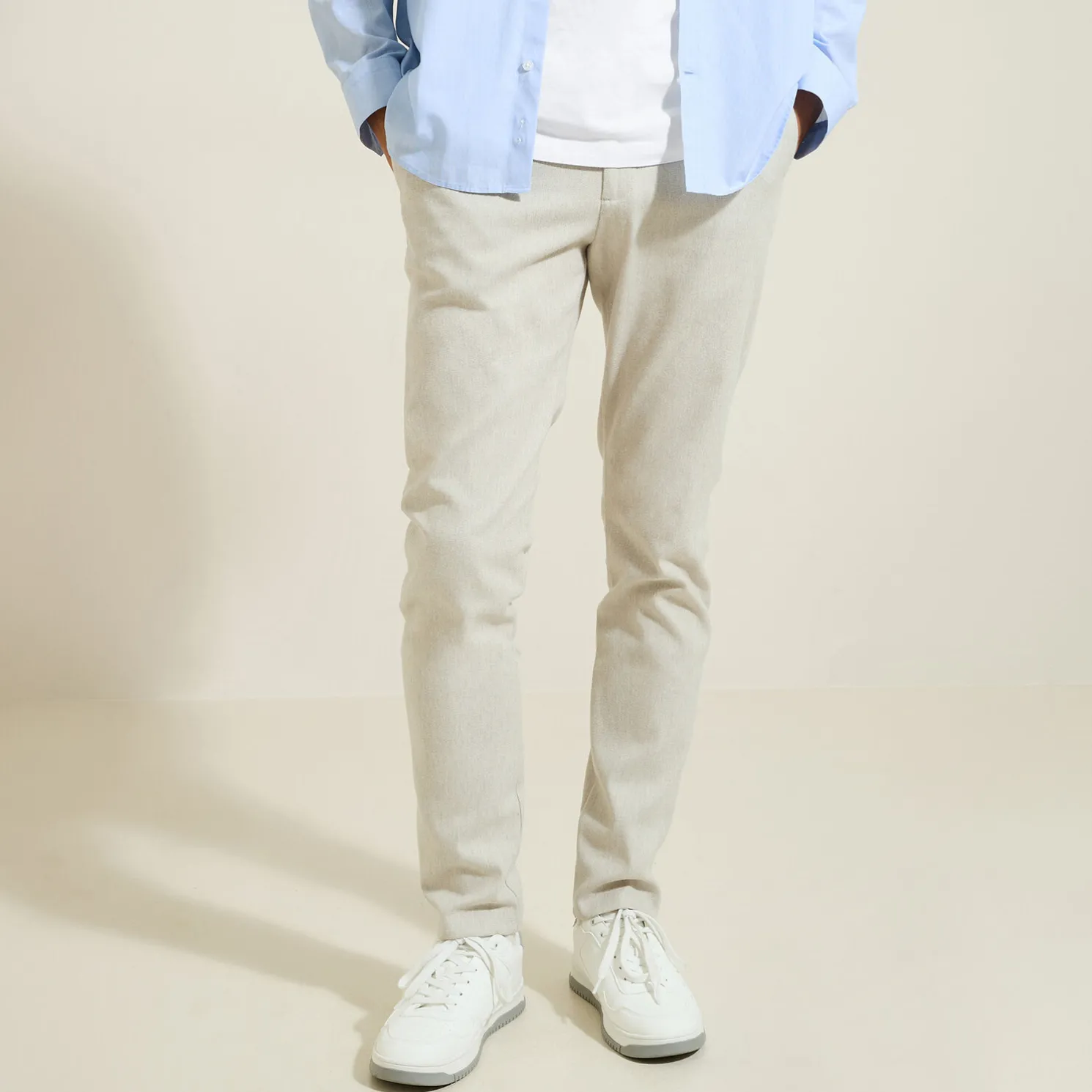 Slim chinobroek met flanelaspect