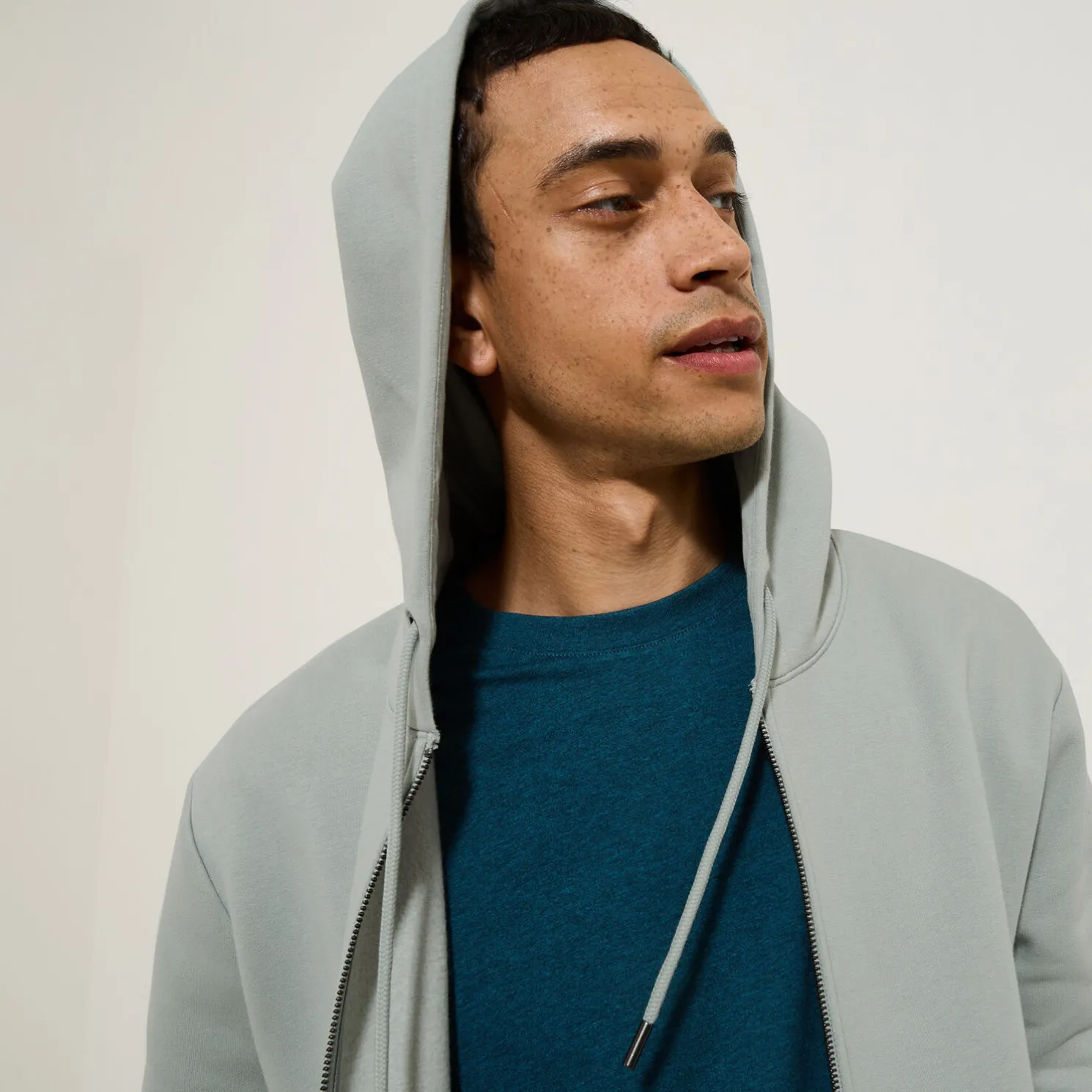 Sweater met kap en rits