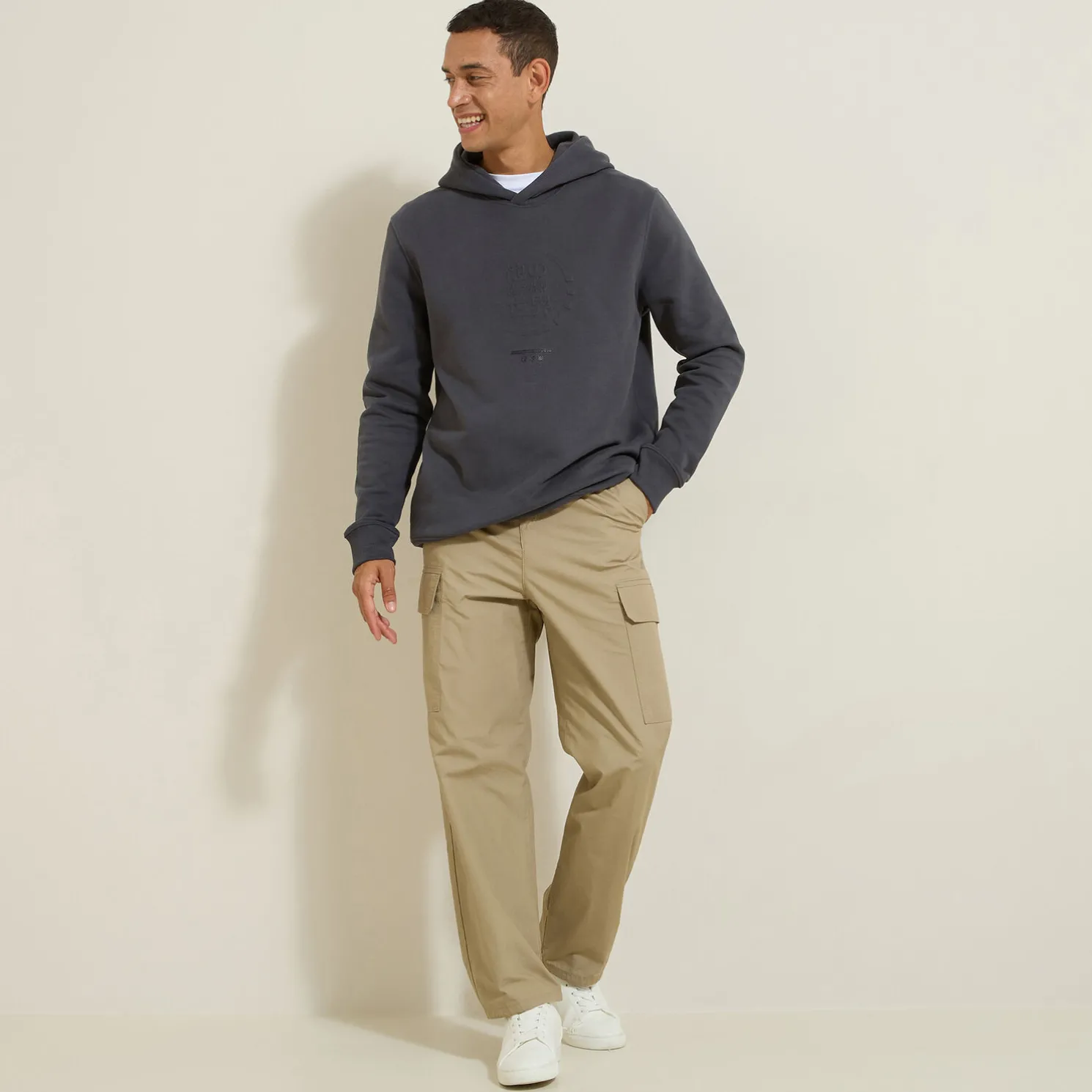 Sweater met kap en reliëfanimatie