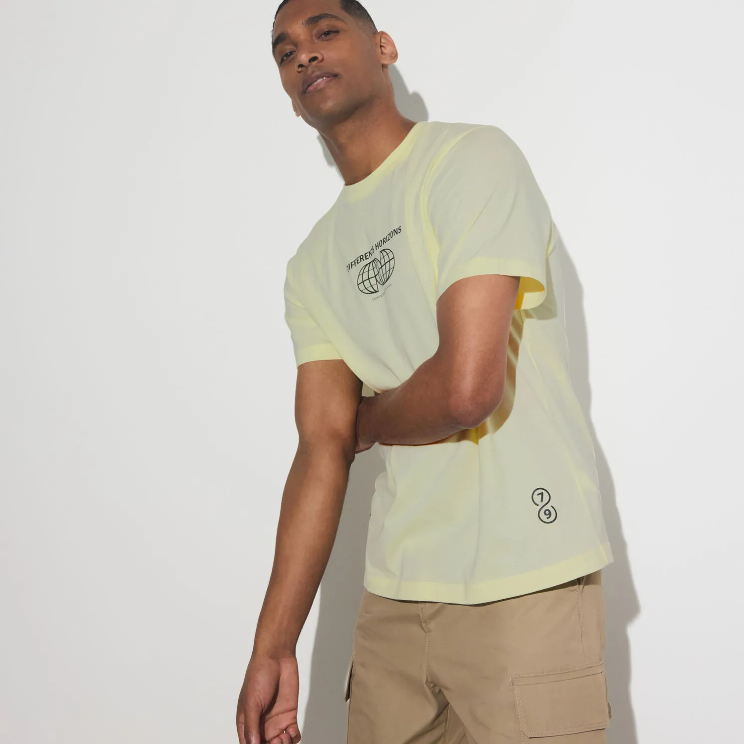 T-shirt met ronde hals en willekeurige print