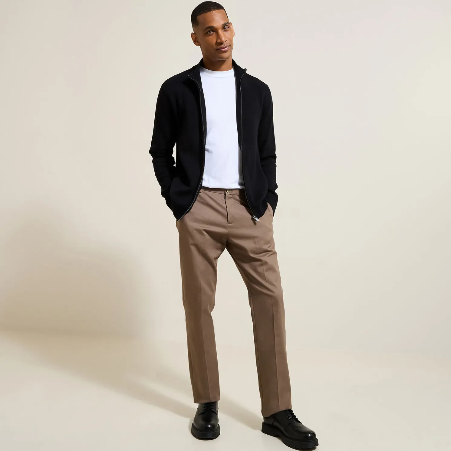 Vest met ristsluiting en opstaande kraag