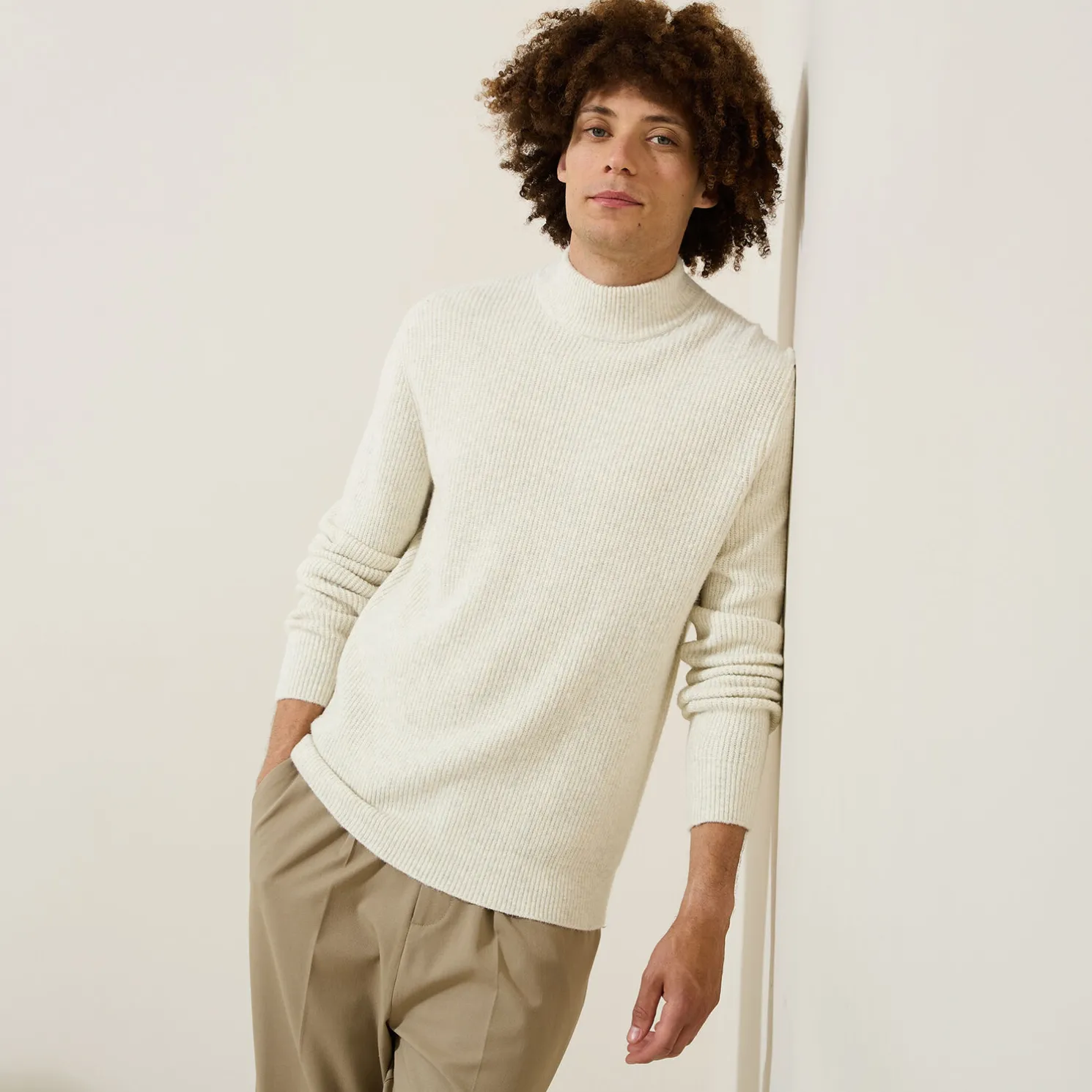 Zachte trui met schoorsteenkraag