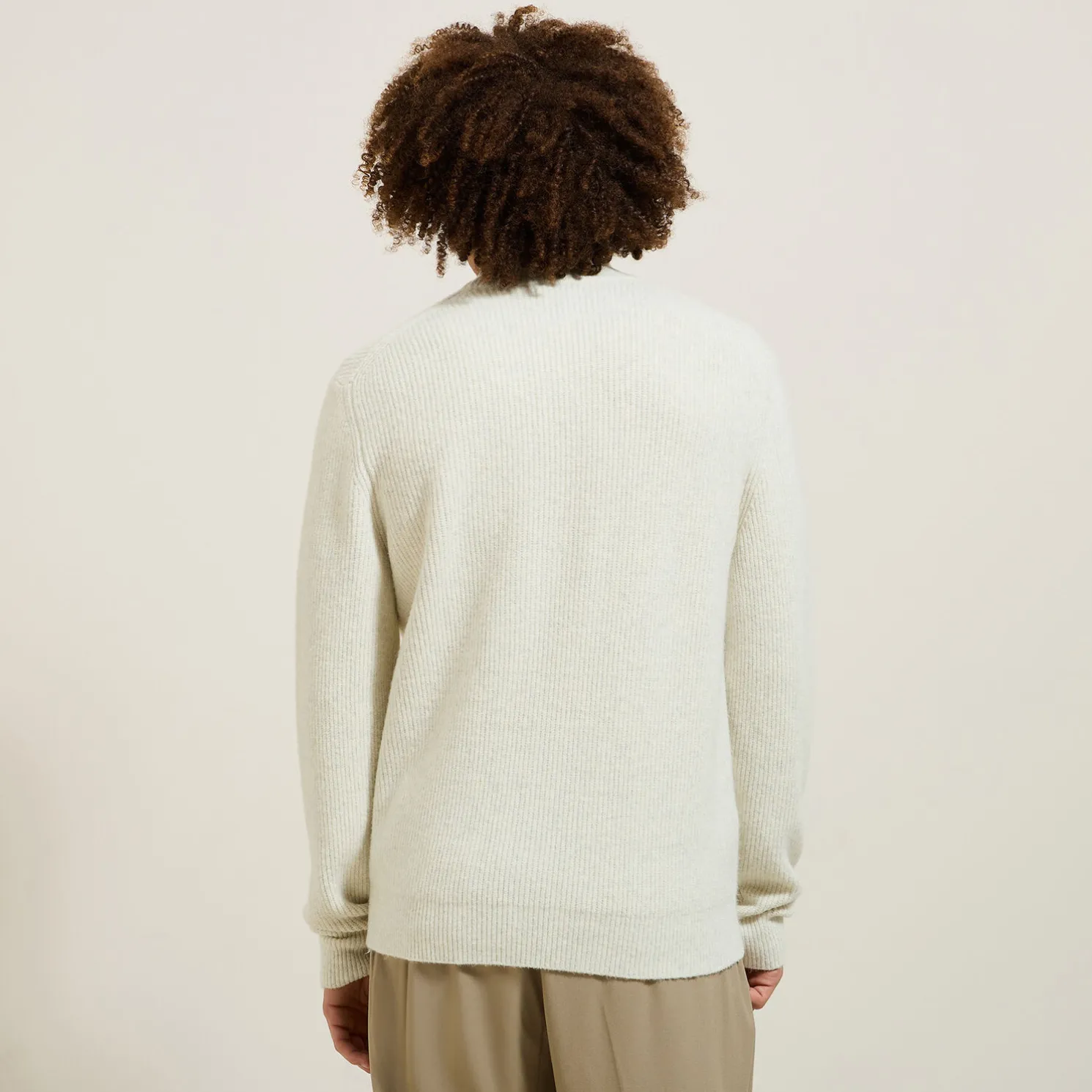 Zachte trui met schoorsteenkraag